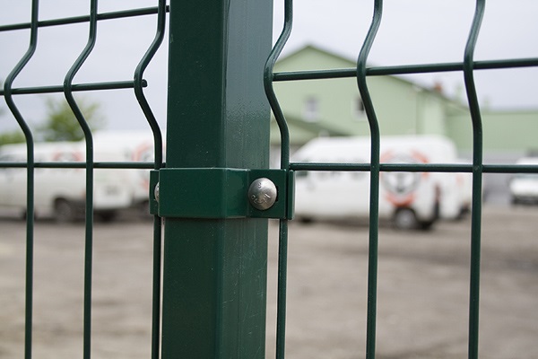 Weld mesh fencing